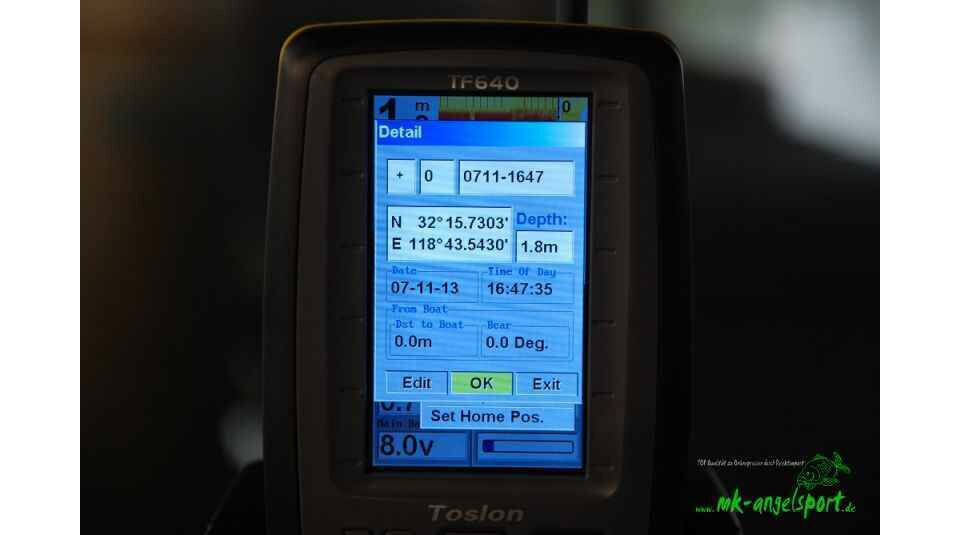 Earthsystem-Farbecholot-mit-GPS-und-Kompass_b5-png Cercatore di profondità di pesca che mostra le coordinate e la profondità per una pesca alla carpa di successo.