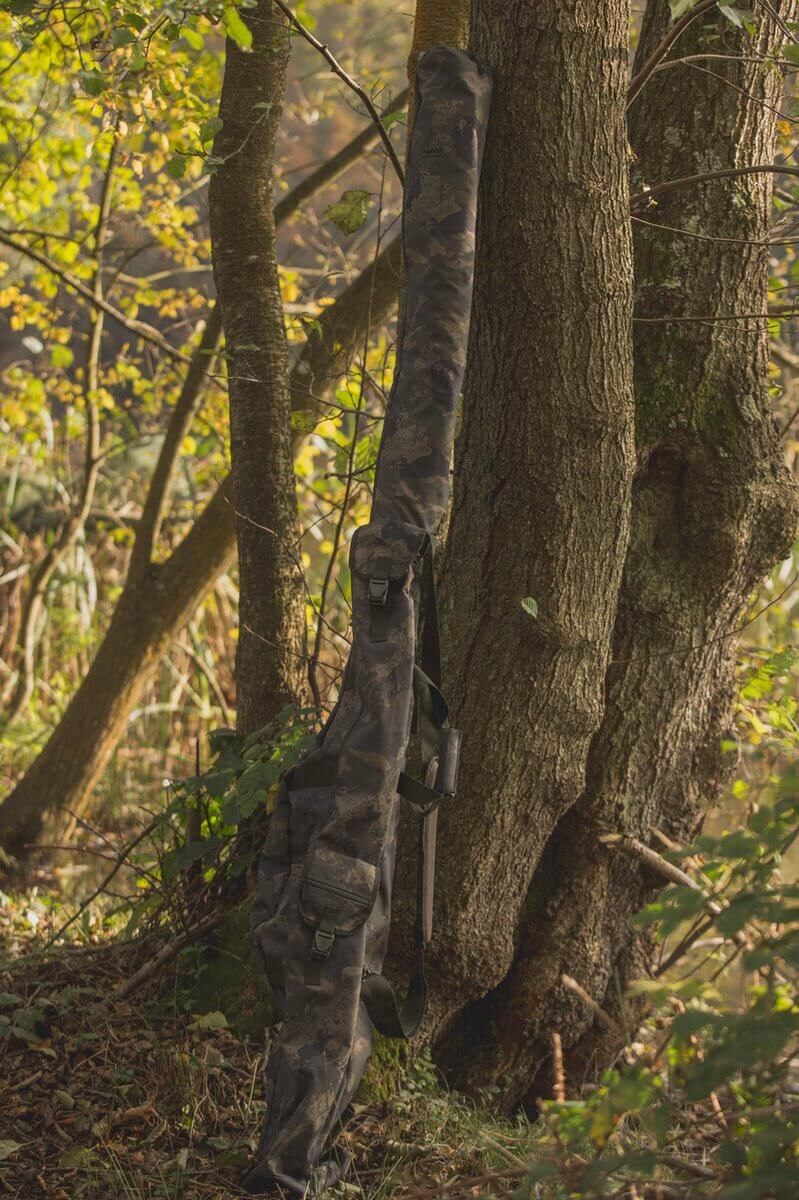 solar-rod-holdall-12ft-1 Das innovative Camouflage Design macht dieses Solar Rutenfutteral zu einem absoluten Hingucker.