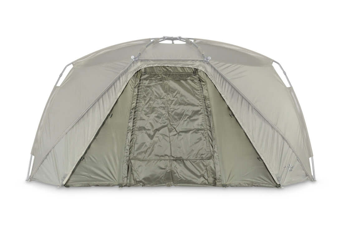 Nash Titan Hide XL Waterproof Infill Tente de pêche spacieuse offrant confort et abri aux passionnés de pêche à la carpe.