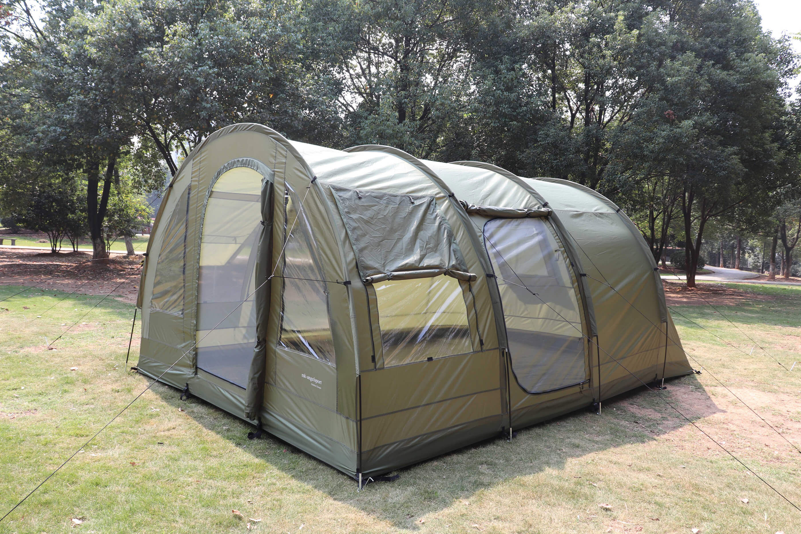 tunnelzelt-4-personen-4 Der Lieferumfang beinhaltet eine passende Packtasche mit Universellem Innenzelt und Zelttüren mit durchgängiger Netzausstattung.