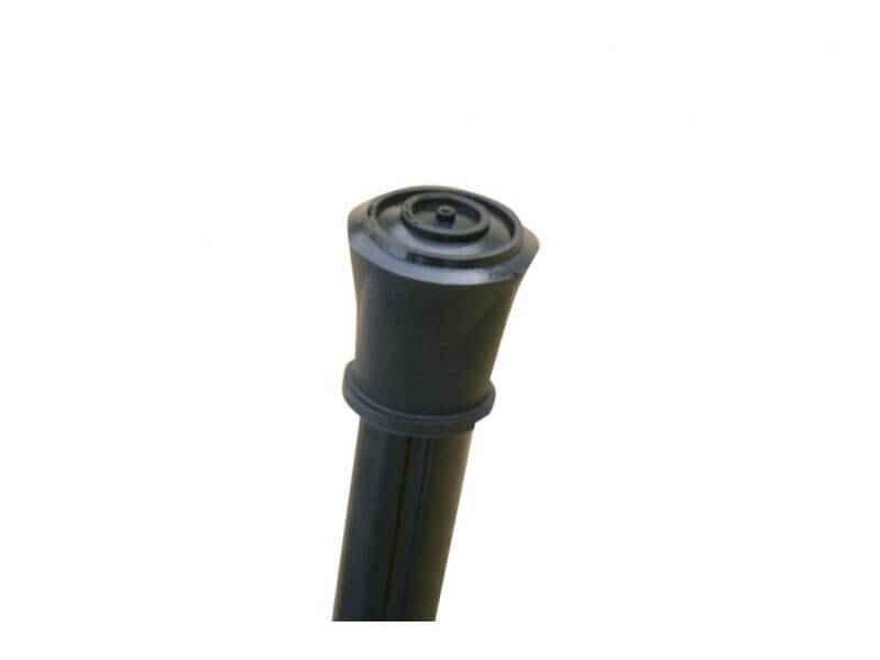 Affix-Bivvy-Table-Alu-Tisch8 Primer plano de la punta de una caña de pescar duradera, esencial para los aparejos de pesca de carpas.