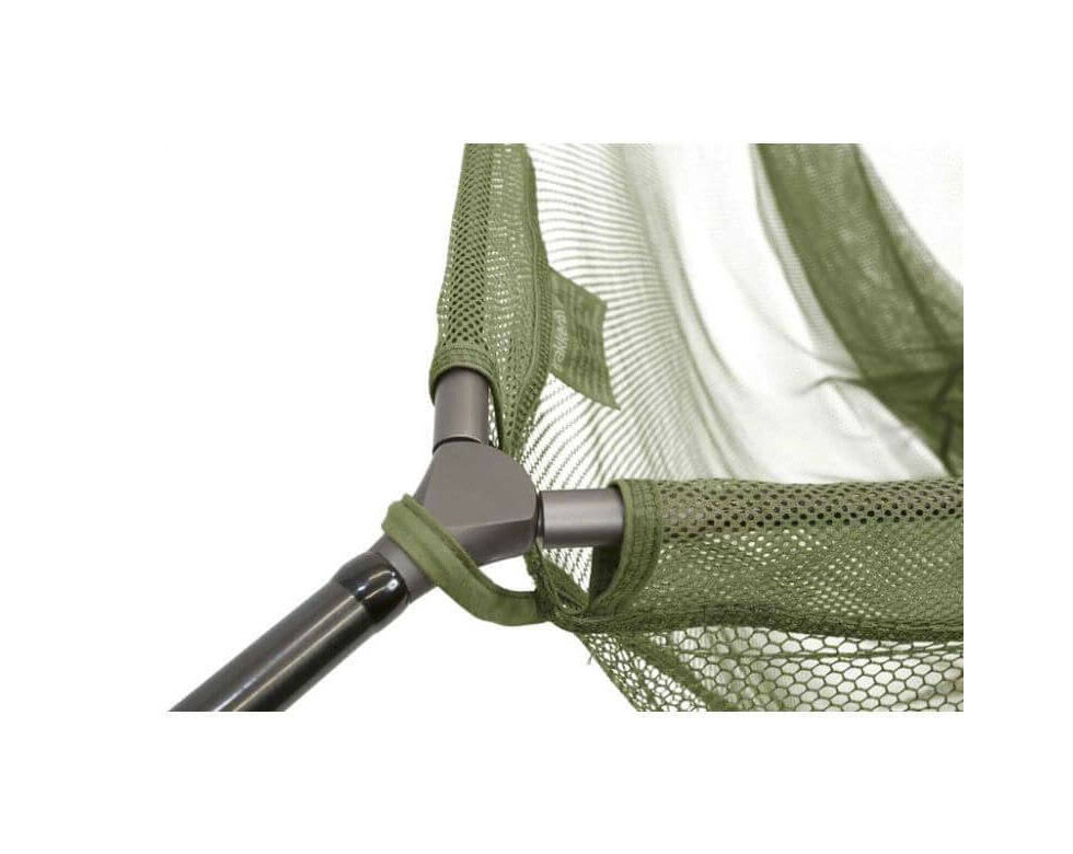 defy-214205-landing-net Close-up van een duurzaam visnet, essentieel voor karpervissers om hun vangst veilig te stellen.