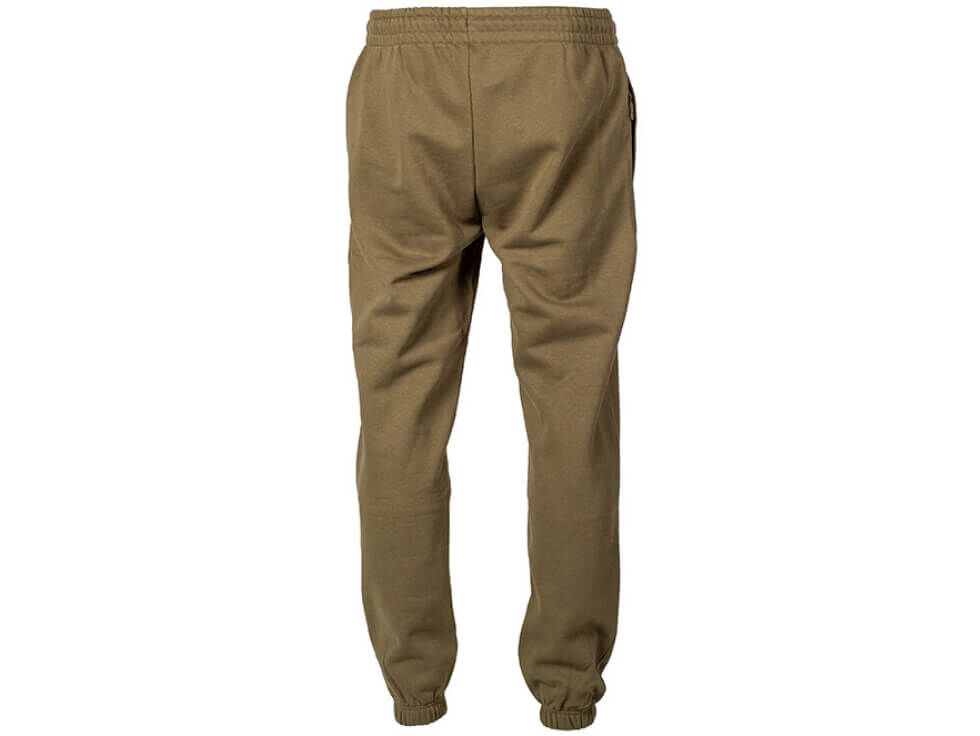 Cómodos pantalones de pesca perfectos para largas jornadas junto al agua mientras pescamos carpas.