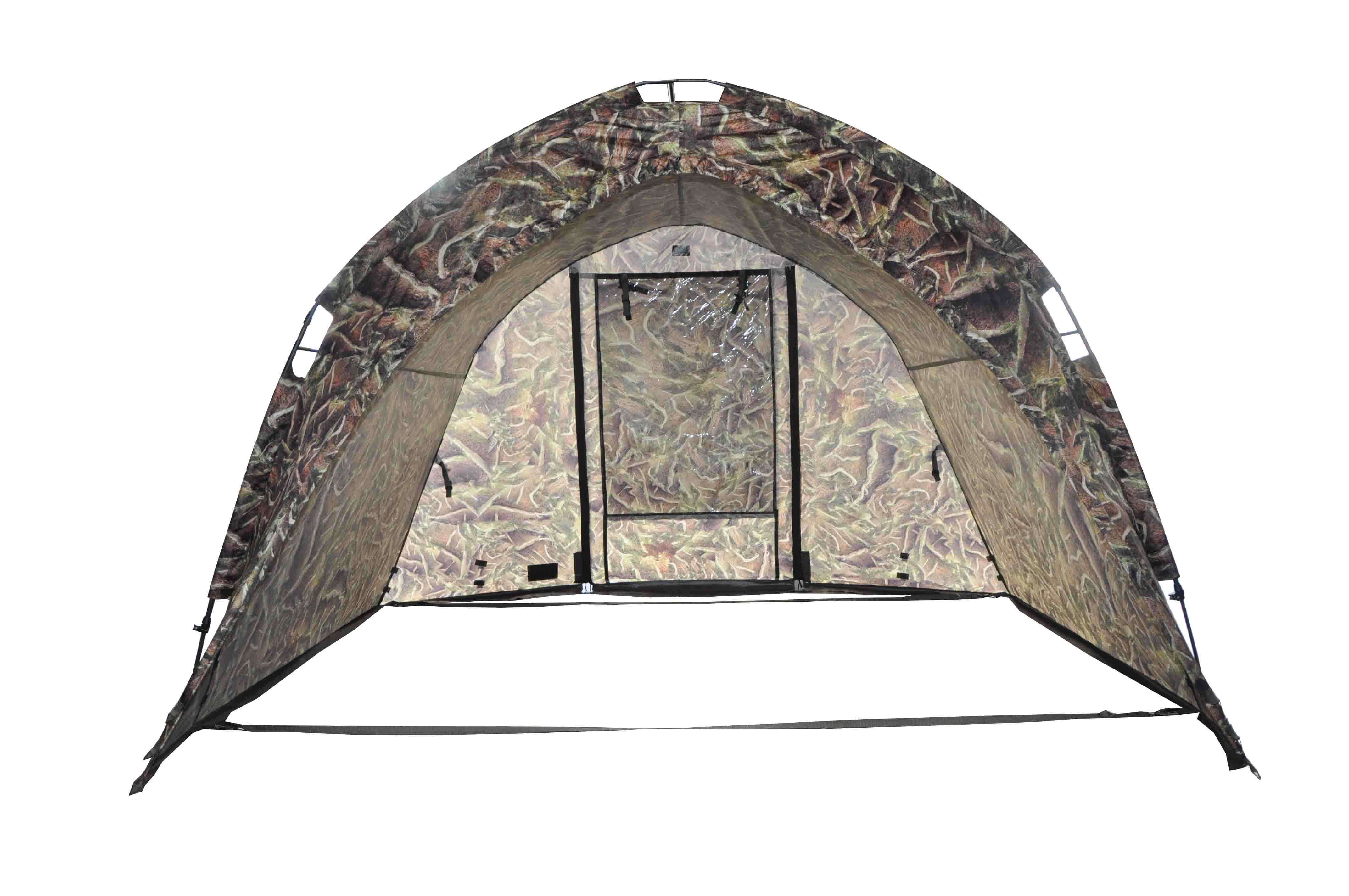 karpfenzelt-vorzelt-camouflage Tenda da pesca mimetica che fornisce riparo ai pescatori di carpe durante le battute di pesca all'aperto.